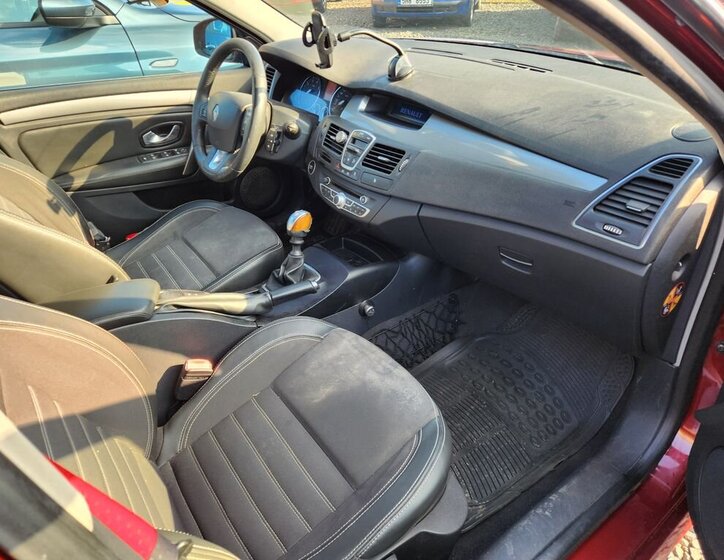 Renault Laguna Sedan / Limuzína 2,0 l 103 kw