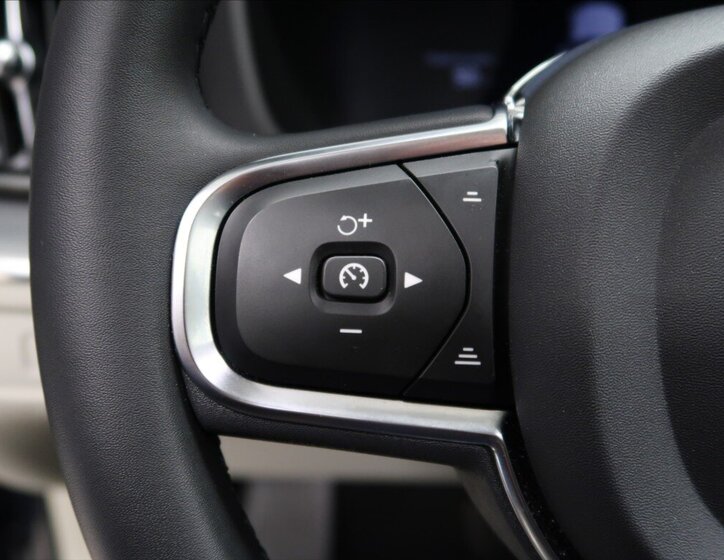 Volvo XC60 SUV 2,0 l 145 kw