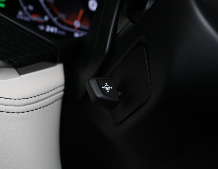 BMW X7 SUV / Terénní 3,0 l 250 kw