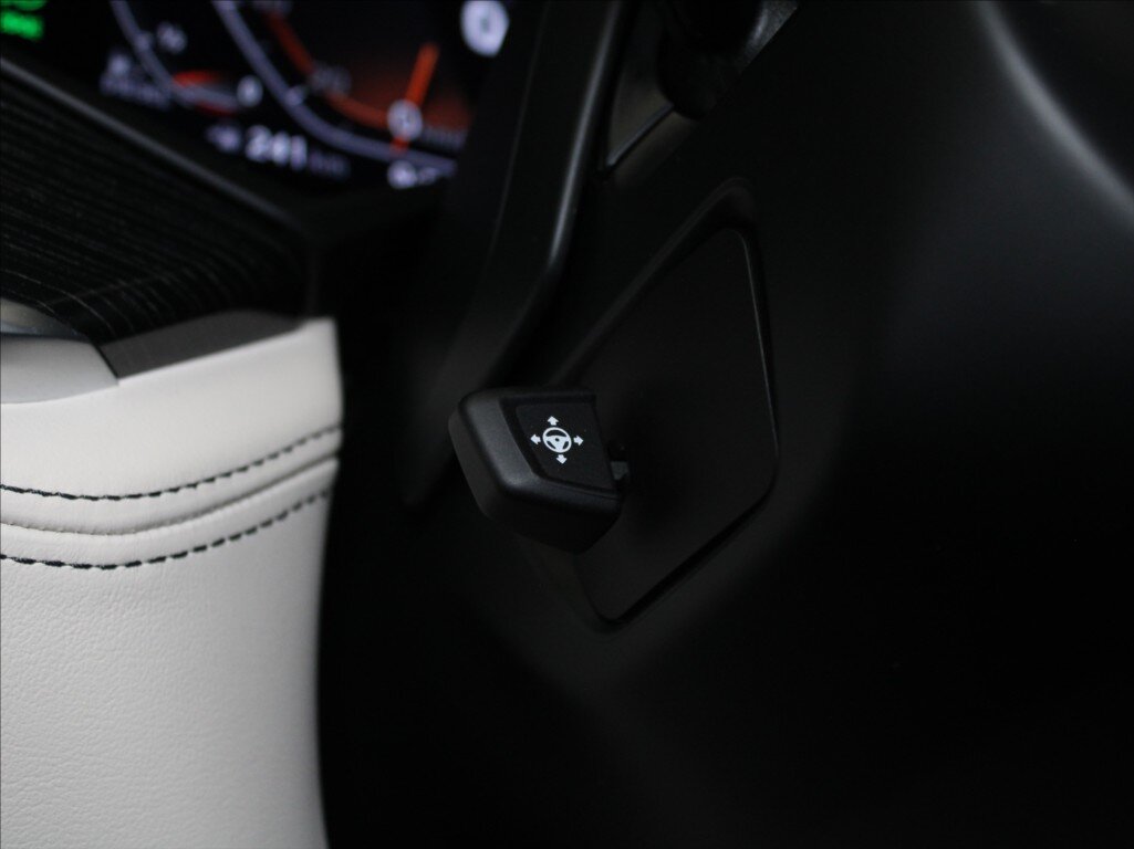 BMW X7 SUV / Terénní 3,0 l 250 kw