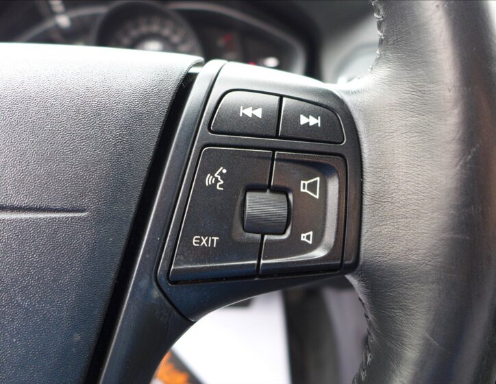 Volvo XC60 SUV 2,4 l 120 kw