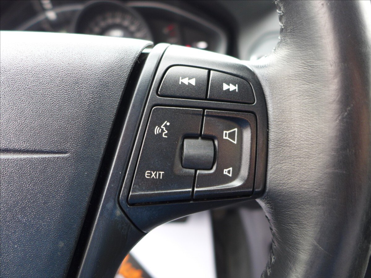 Volvo XC60 SUV 2,4 l 120 kw