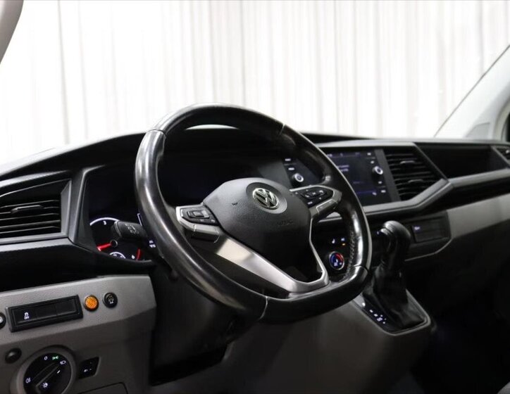 Volkswagen Transporter 9