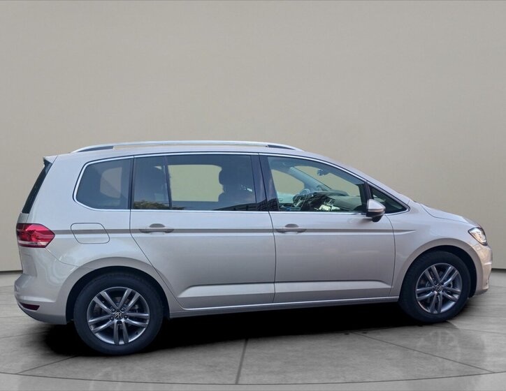 Volkswagen Touran 9