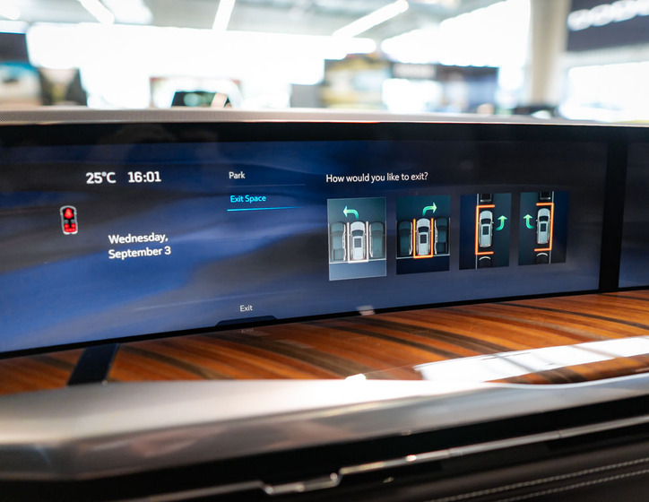 Cadillac Escalade 33