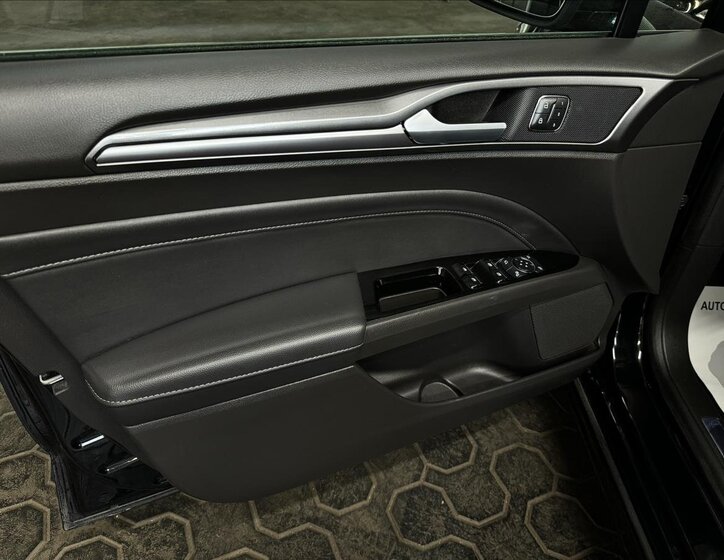 Ford Mondeo Kombi 1,5 l 121 kw