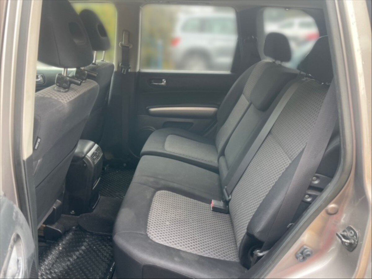 Nissan X-Trail Kombi 2,0 l 110 kw
