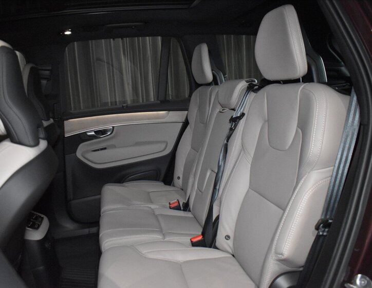 Volvo XC90 SUV / Terénní 2,0 l 335 kw