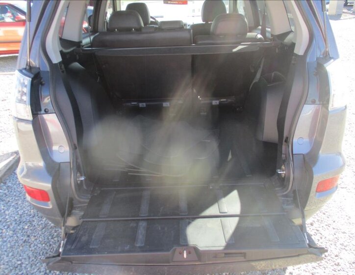 Mitsubishi Outlander SUV / Terénní 2,2 l 115 kw