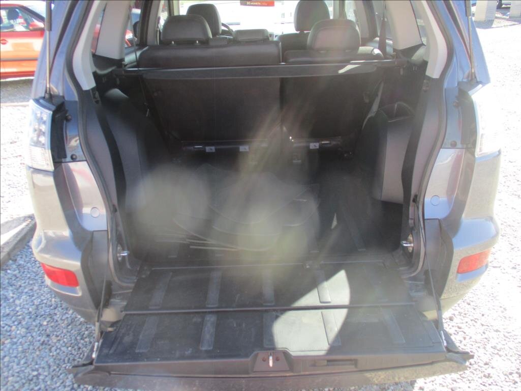 Mitsubishi Outlander SUV / Terénní 2,2 l 115 kw