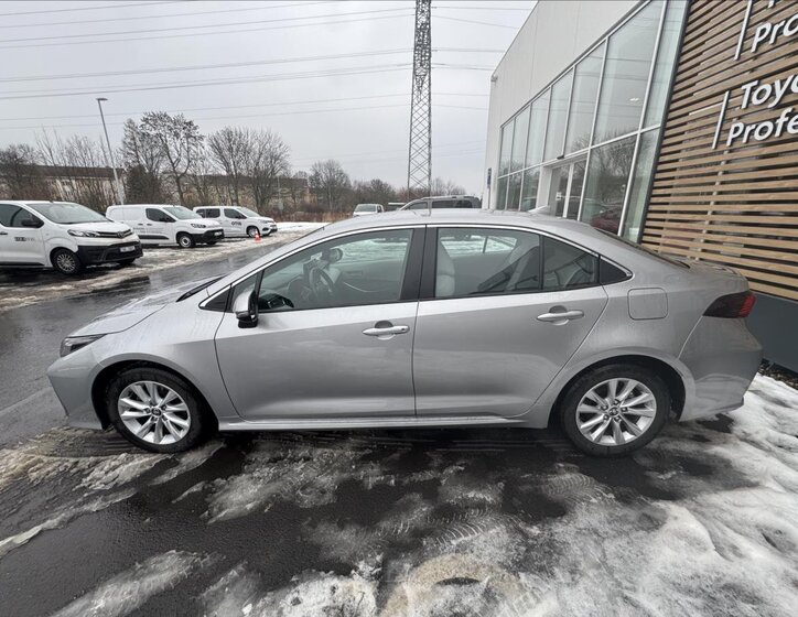 Toyota Corolla Sedan / Limuzína 1,8 l 72 kw