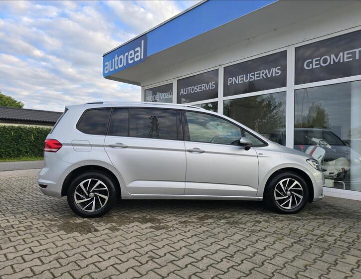 Volkswagen Touran 5