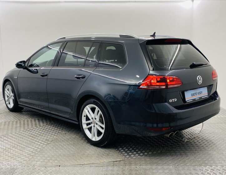 Volkswagen Golf 23