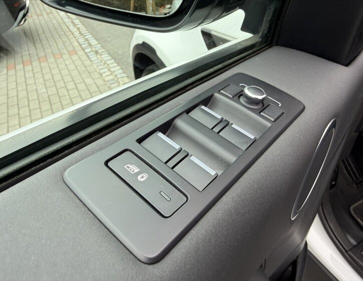 Land Rover Discovery SUV / Terénní 3,0 l 225 kw