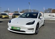 Tesla Model 3 Sedan / Limuzína 0,0 208 kw