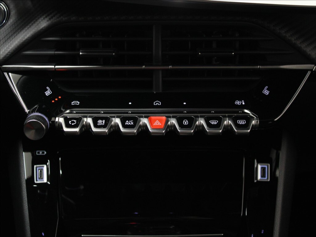 Peugeot 2008 SUV / Terénní 1,2 l 107 kw