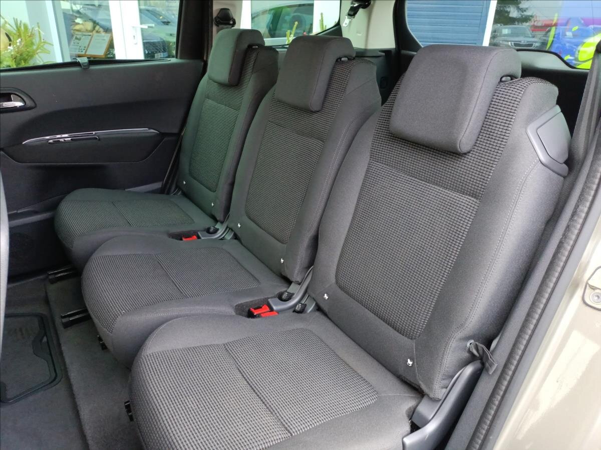 Peugeot 5008 SUV 1,6 l 88 kw