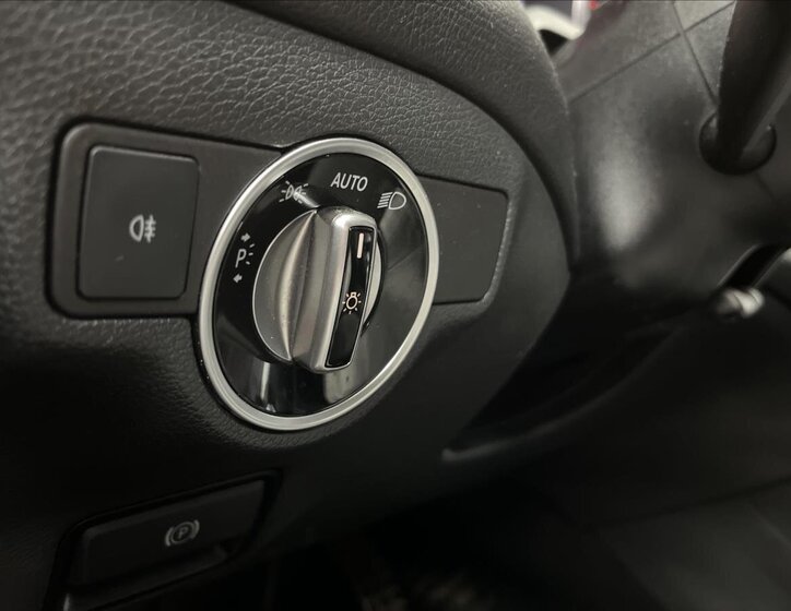 Mercedes-Benz CLA 11