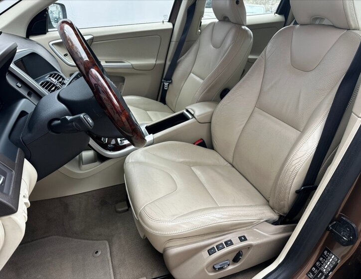 Volvo XC60 SUV / Terénní 2,4 l 136 kw