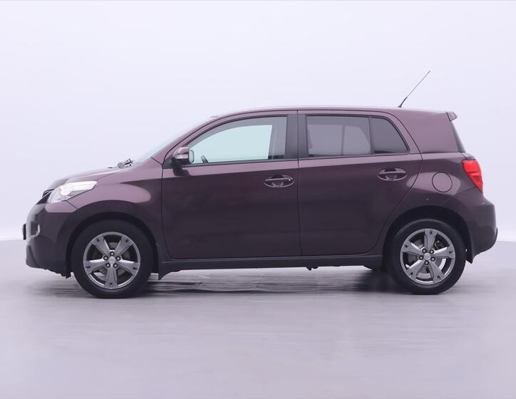 Toyota Urban Cruiser 4