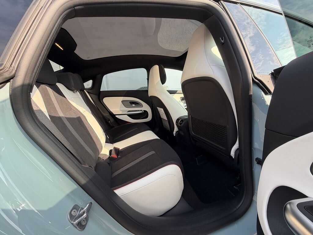 Mercedes-Benz CLA Sedan / Limuzína 1,5 l 120 kw