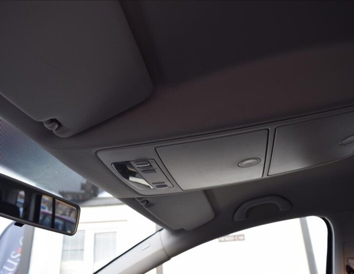 Volkswagen Touran MPV 1,4 l 103 kw