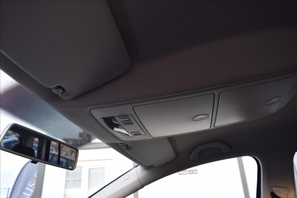 Volkswagen Touran MPV 1,4 l 103 kw