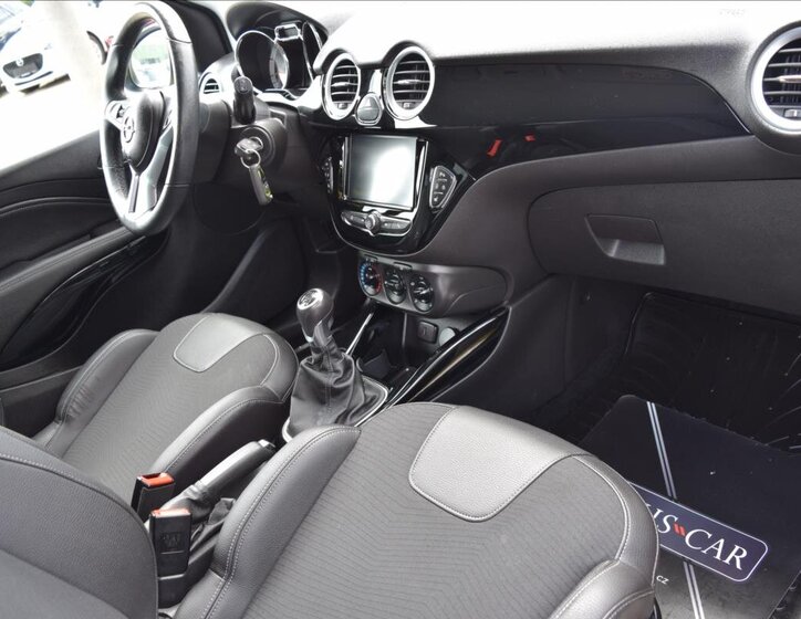 Opel Adam Hatchback 999,0 66 kw