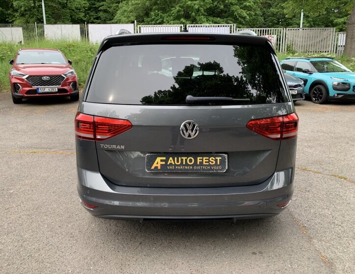 Volkswagen Touran Kombi 1,6 l 85 kw