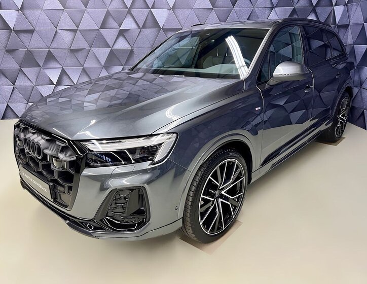 Audi Q7 1