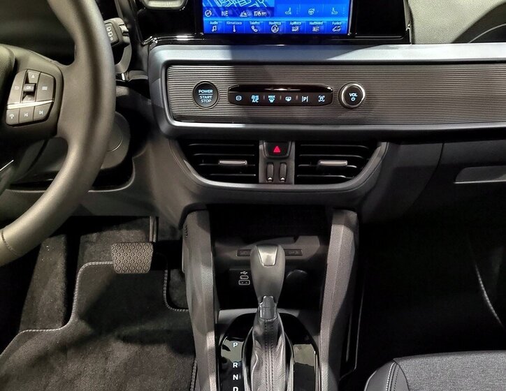 Ford Tourneo Courier 24