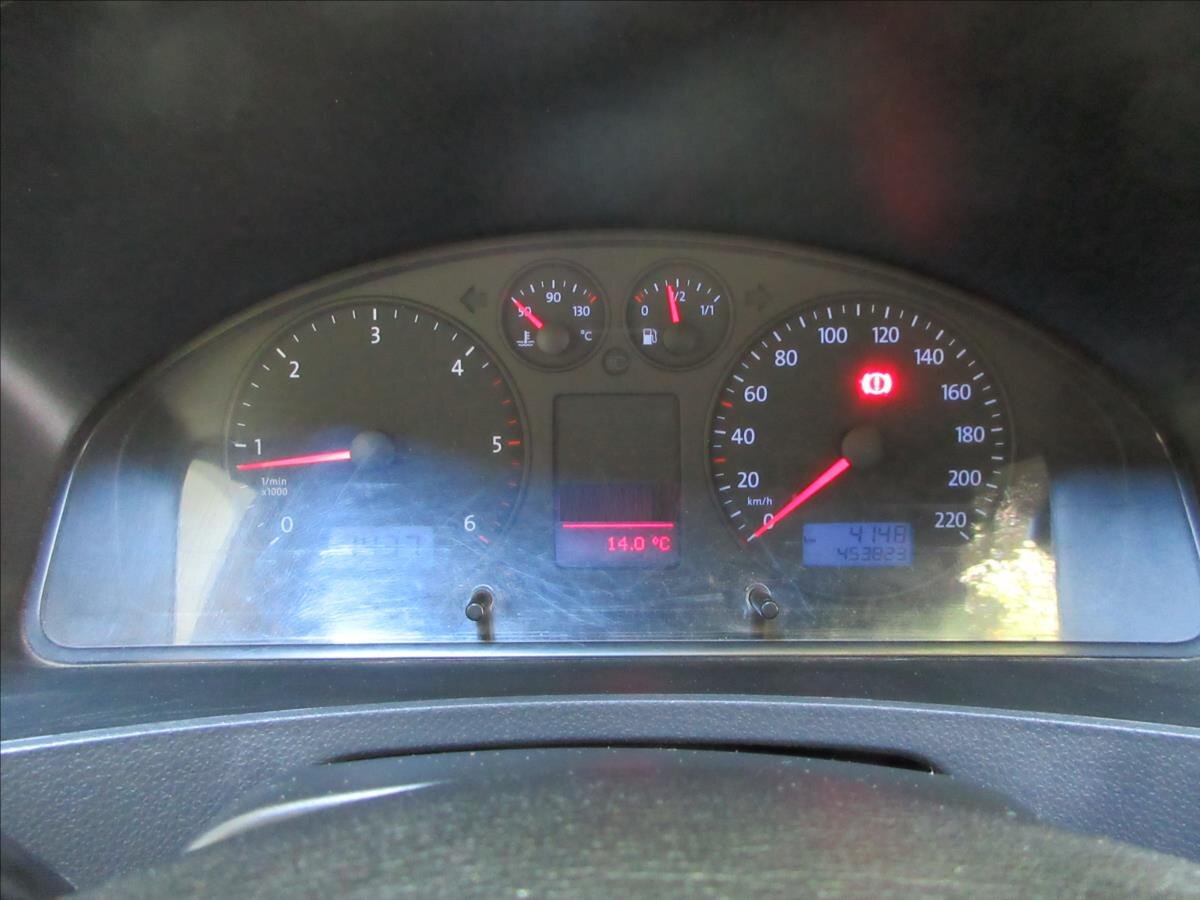 Volkswagen Caravelle Kombi 2,5 l 128 kw