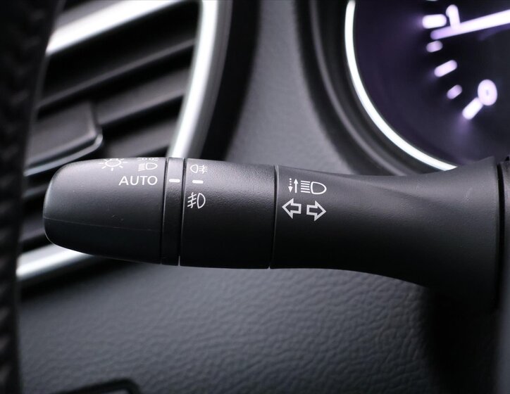 Nissan Qashqai SUV 1,5 l 81 kw