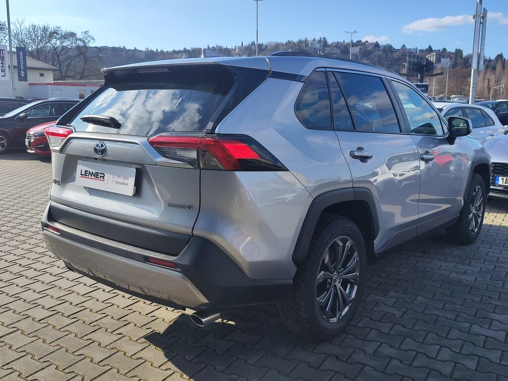 Toyota RAV4 SUV 2,5 l 163 kw