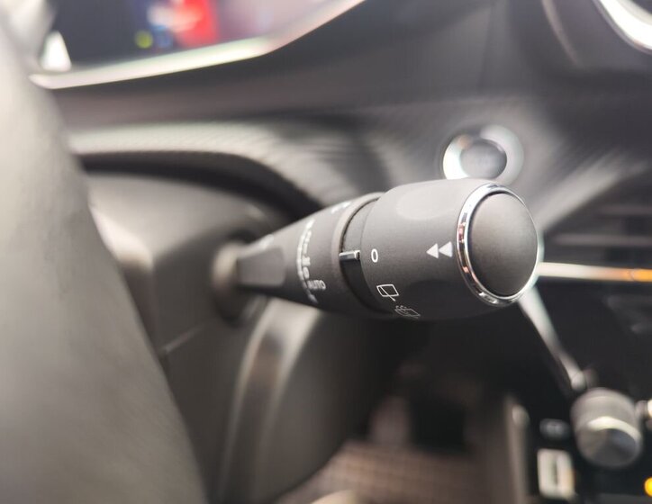 Peugeot 208 Hatchback 1,2 l 74 kw