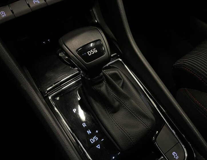 Škoda Karoq SUV 1,5 l 110 kw