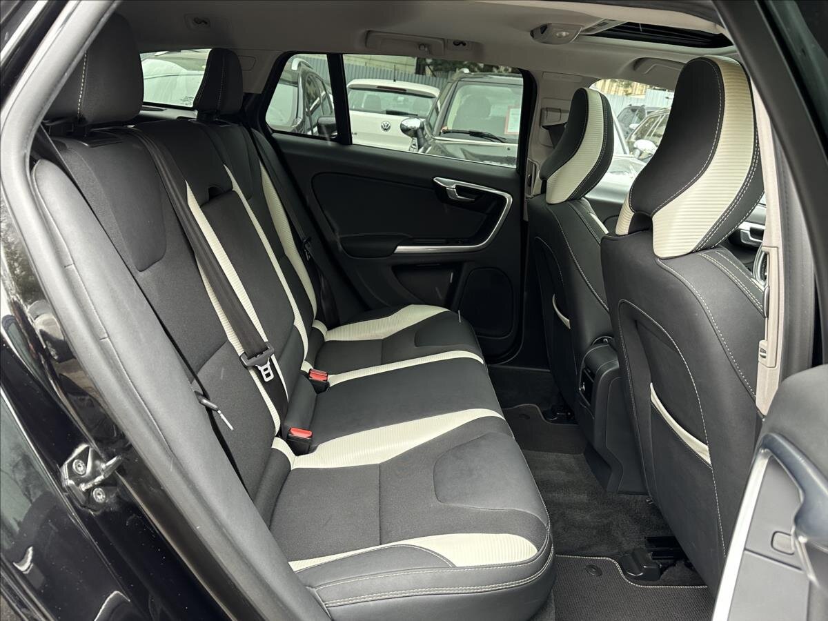 Volvo V60 Kombi 2,4 l 158 kw