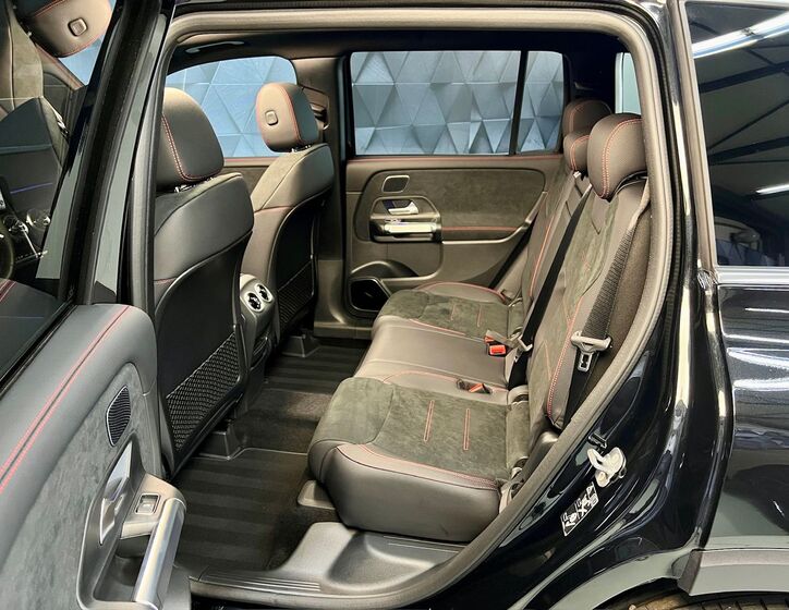 Mercedes-Benz GLB 11