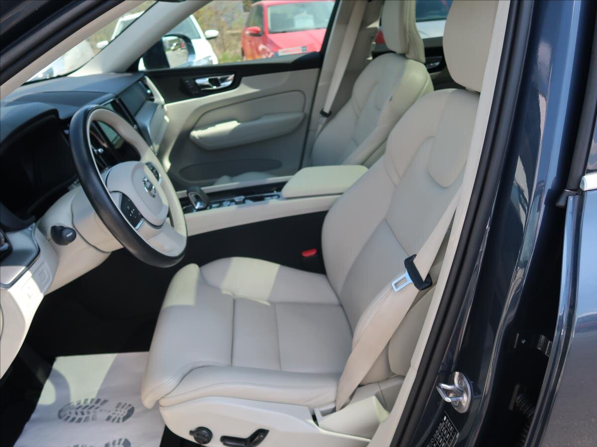 Volvo XC60 SUV / Terénní 2,0 l 145 kw