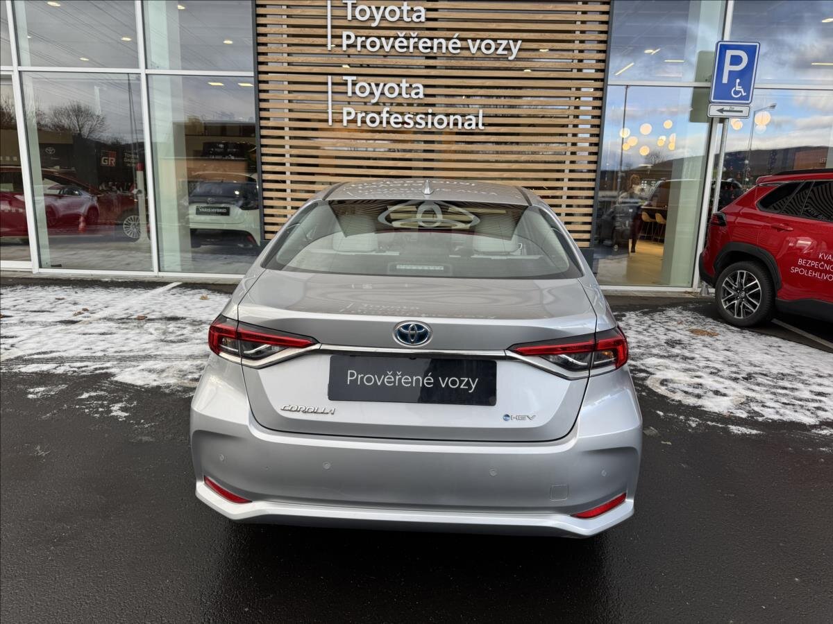 Toyota Corolla Sedan / Limuzína 1,8 l 72 kw