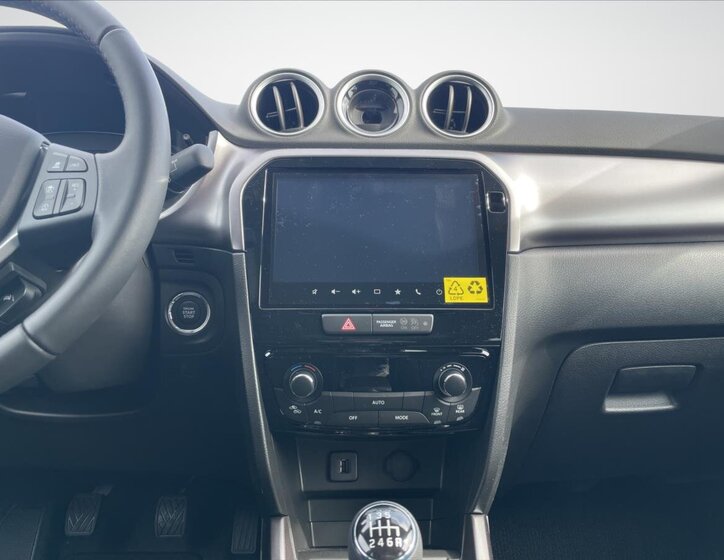 Suzuki Vitara SUV / Terénní 1,4 l 81 kw