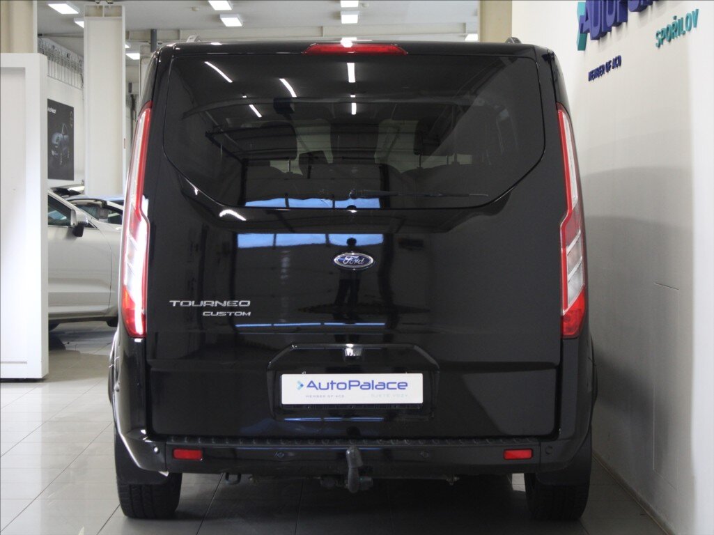 Ford Tourneo Custom MPV 2,0 l 125 kw