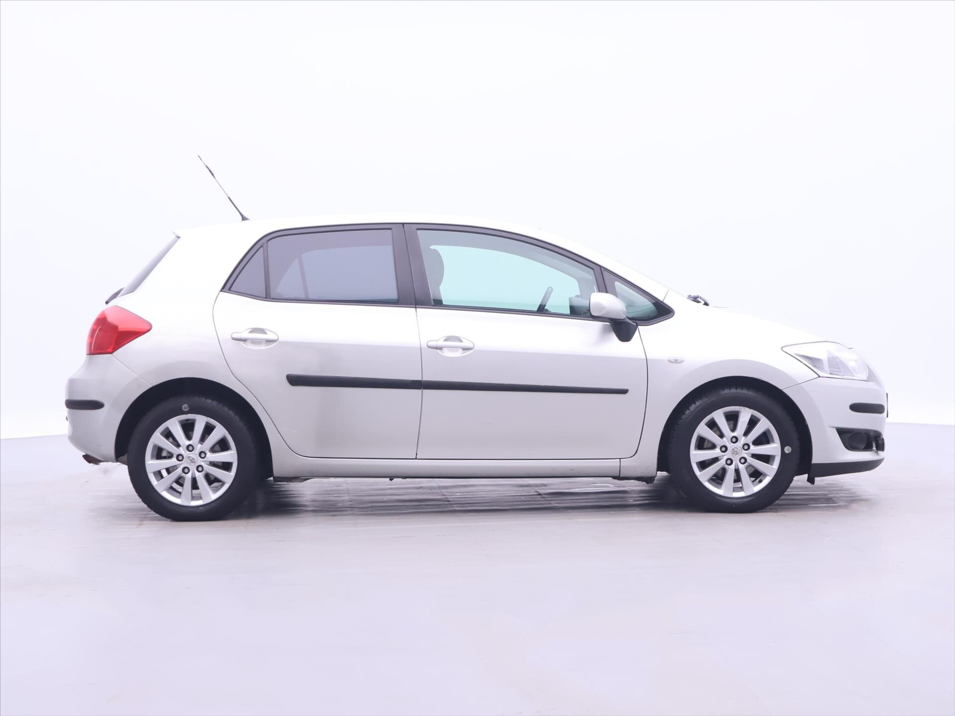 Toyota Auris Hatchback 2,0 l 93 kw