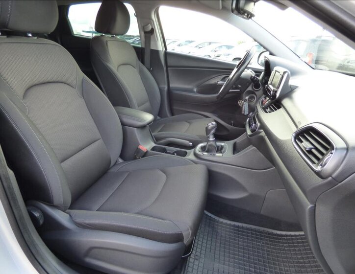 Hyundai i30 Liftback 1,6 l 100 kw