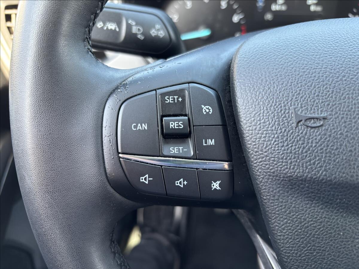 Ford Focus Kombi 999,0 92 kw