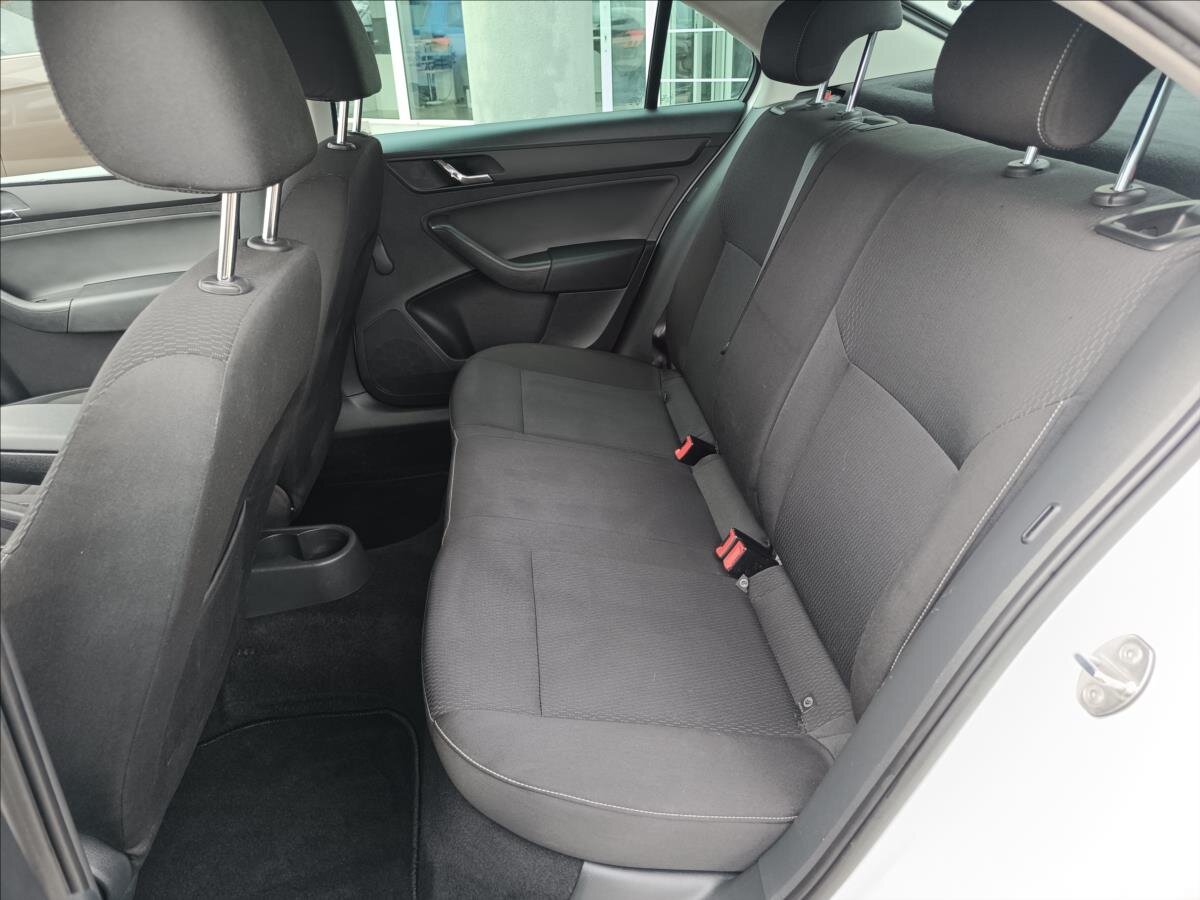 Škoda Rapid Liftback 1,2 l 63 kw