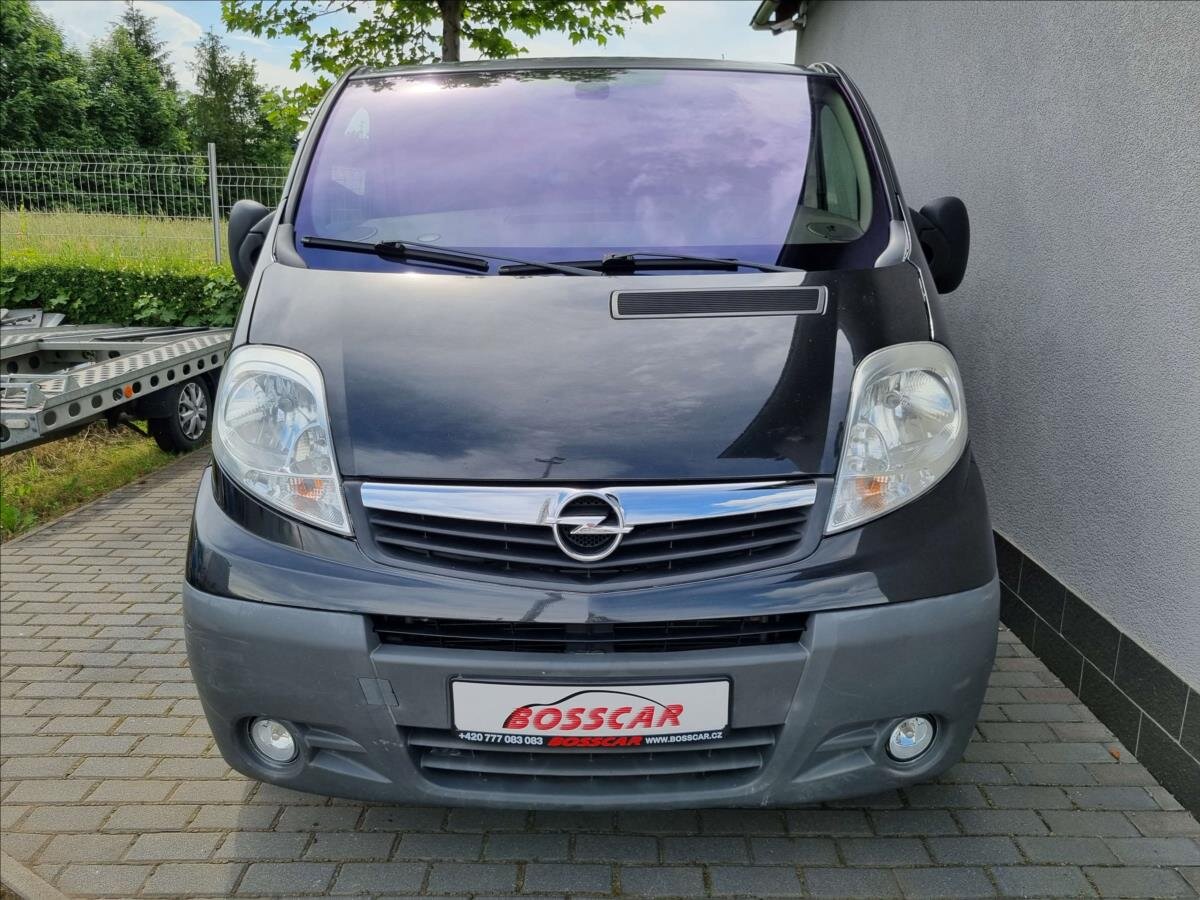 Opel Vivaro VAN / Minibus 2,5 l 107 kw