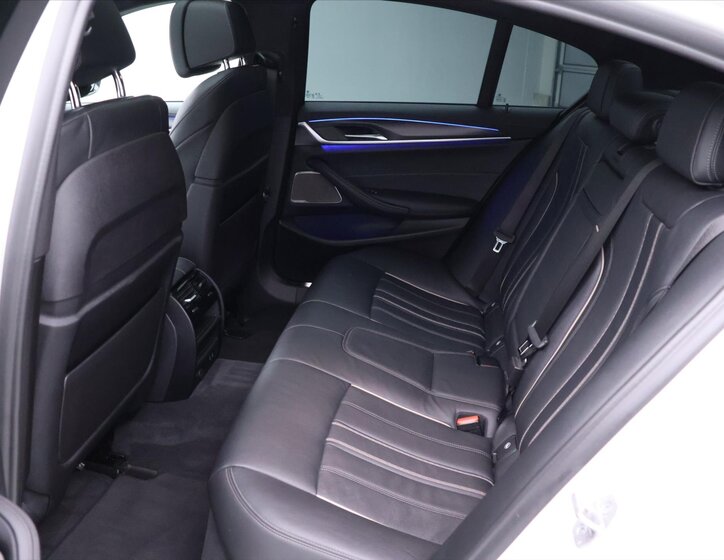 BMW Řada 5 Sedan / Limuzína 4,4 l 390 kw