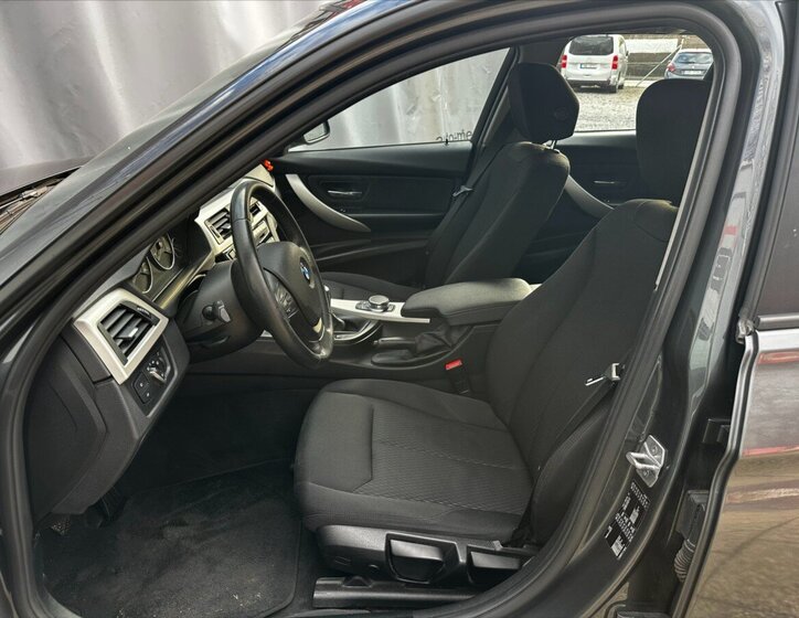 BMW Řada 3 Kombi 2,0 l 120 kw