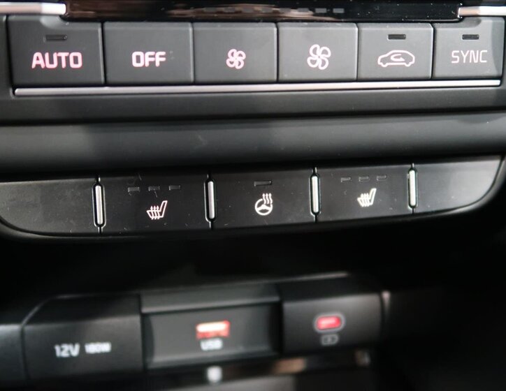 KIA Ceed Hatchback 1,5 l 103 kw